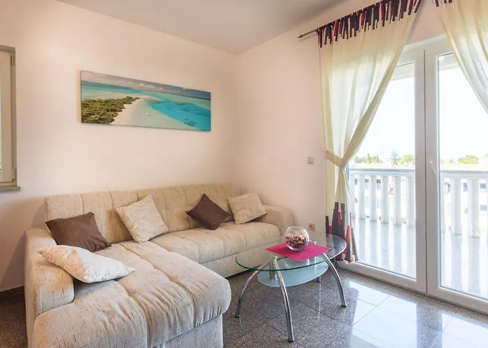 Vakantiehuis Mit Privatem Pool By Interhome Malinska