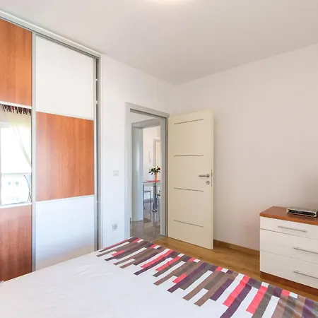 Mit Privatem Pool By Interhome *