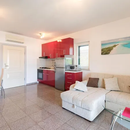 Vikendica Mit Privatem Pool By Interhome *