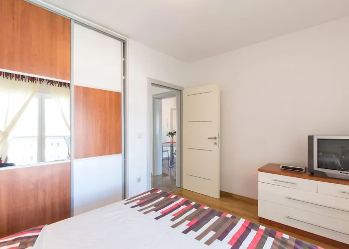 Mit Privatem Pool By Interhome *