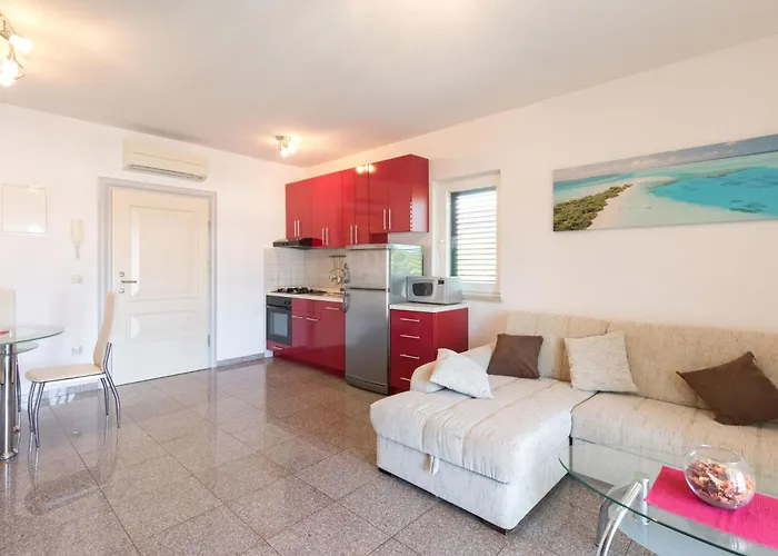 Vikendica Mit Privatem Pool By Interhome *