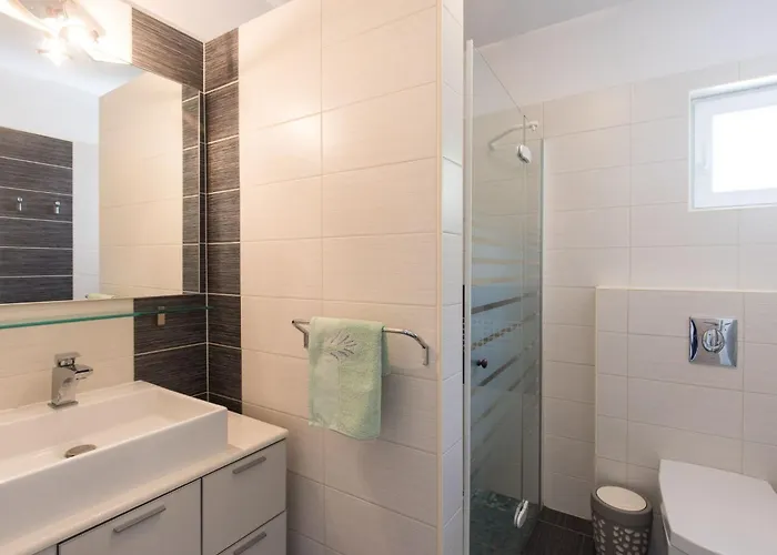 Mit Privatem Pool By Interhome Nyaraló